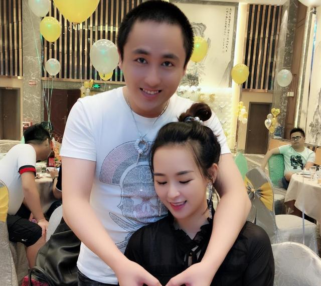 网红散打哥媳妇拒绝生四胎，自曝准备找医院让散打哥结扎！