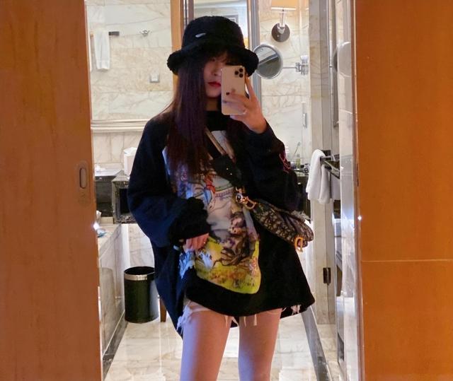 网红猫妹妹直播透露个人病情，直言：“如果不治疗30岁会变老年痴呆”！