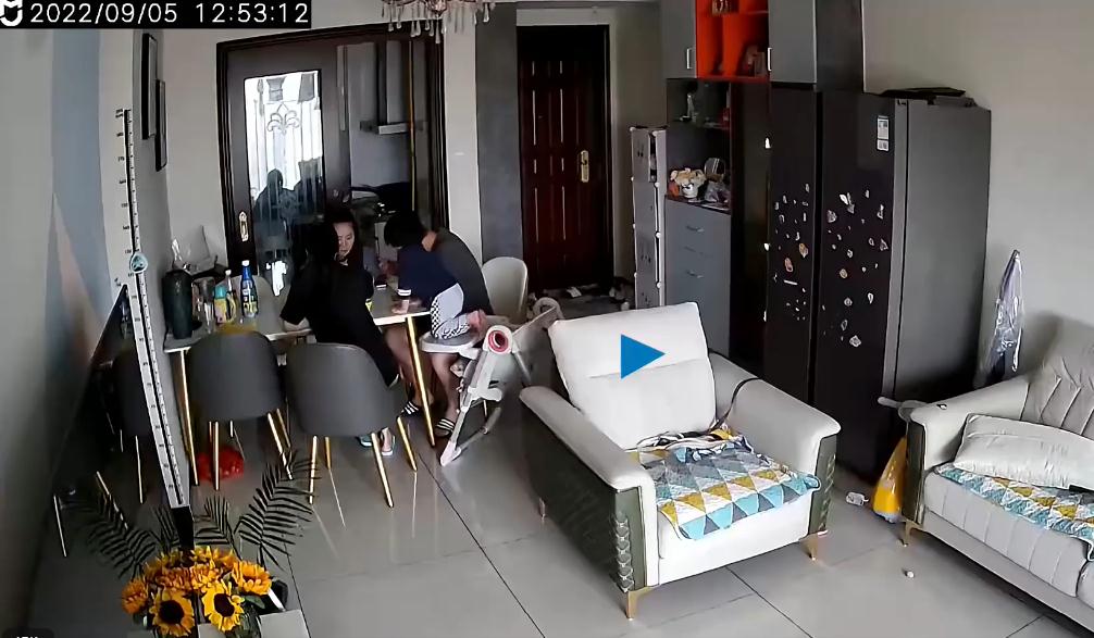 四川市民住35楼称地震时像坐大摆锤，网友：隔着屏幕都冒冷汗！