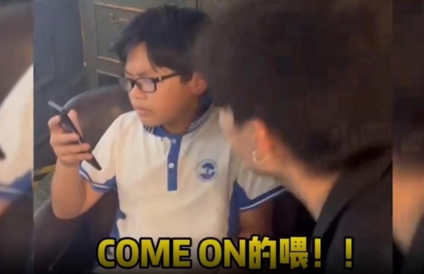 抖音上很火的abc是什么歌？comeon的喂abc原版歌曲找到了！