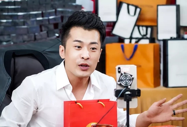 网红辛巴频频怼人到底在焦虑什么？知情人士：“假燕窝”事件后就颓了！