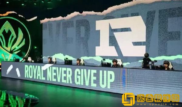 RNG教练和管理层打起来了？据说是因为不想赔违约金！