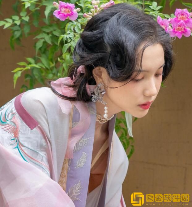 天美传媒果冻传媒入口是国产超清专区，精品日产手机也可观看