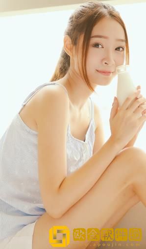 939w乳液78w78w永久主播素颜耐打？网友：杠杠的！