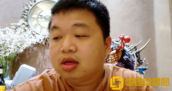 斗鱼蓝战非和小王哥因三叔公起节奏，扬言车不好豹皇秒送法拉利！