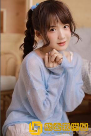 女生和女生一起打扑克差差因内容直接火出圈，再次翻身