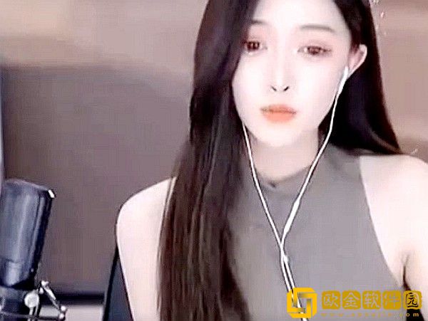 虎牙乔鹿鹿被榜一大哥连番爆锤！回应：1天3次是假的！