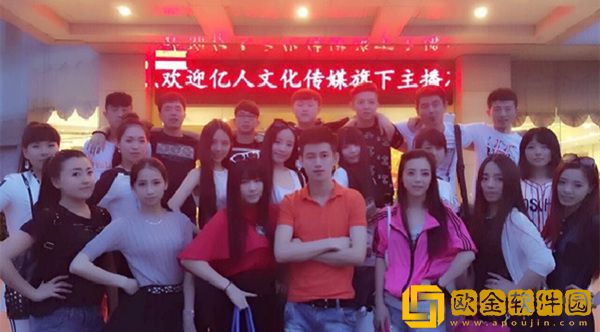 YY阿哲喊话“哲府门”失散徒弟，嘲讽时间无情、徒弟冷漠！
