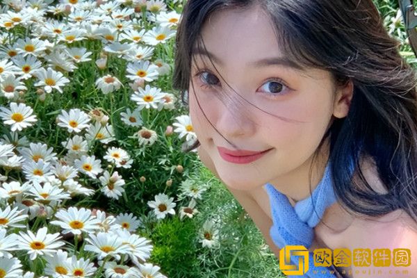 网红纯欲女神井川里予化身不良少女？行为举止怪异，被网友称奇葩！