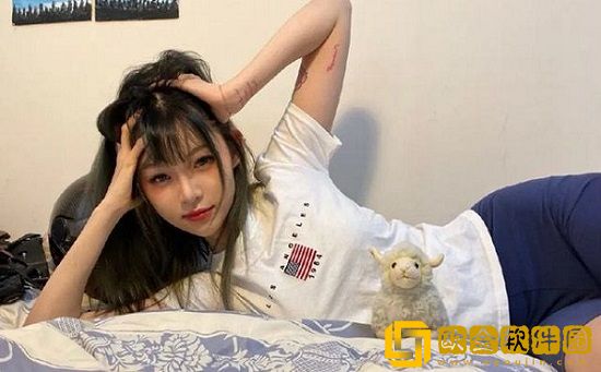 健身房运动秀腰？抖音网红幼痞遭调侃动作不到位
