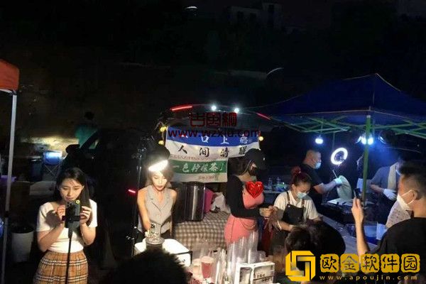 众多抖音网红夜市打卡，网友：打着卖柠檬茶的旗号忽悠老实人？