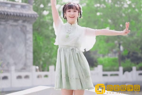 B站宅舞姬轻松年入百万，水友：贫穷限制了想象力！