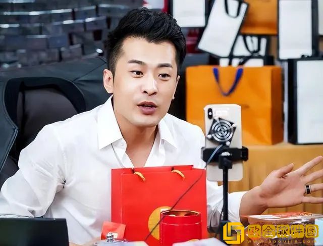 辛巴声讨情感主播受挫，二子爷：反倒让他们的人气更高了。