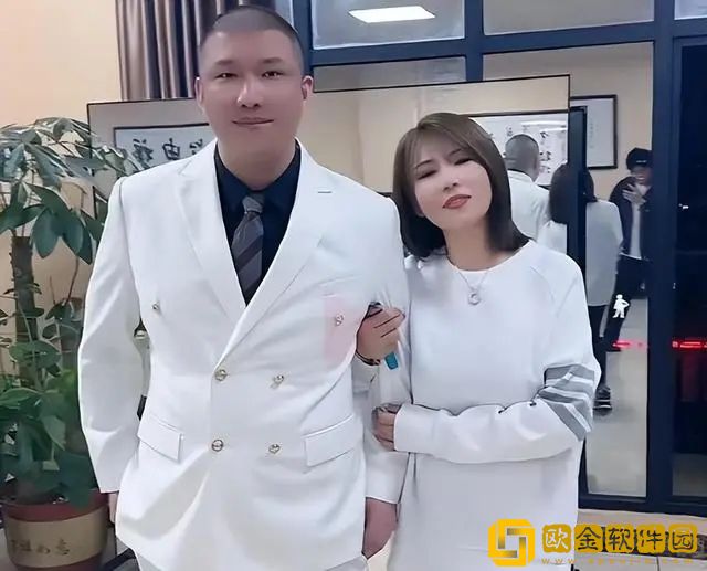 网红二驴姐姐因品牌方没定五星级酒店而不满，网友：小人得志而已!