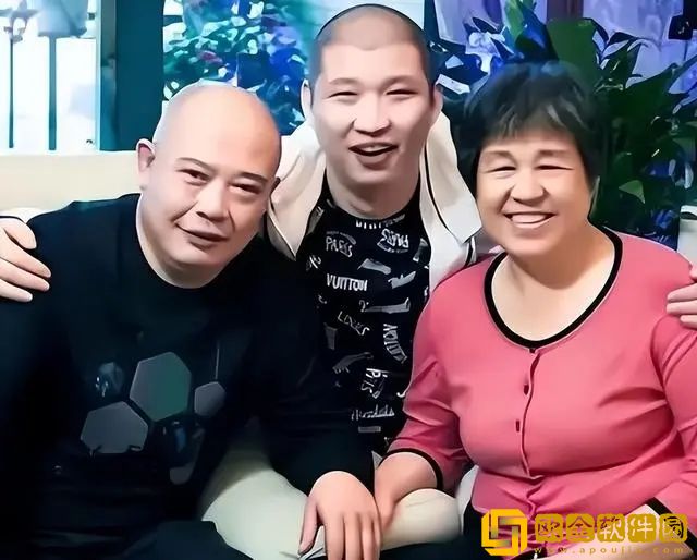 ks平台网红曝光父亲拥有私生子，其媳妇平荣却说侦探告诉我那是你的私生子!