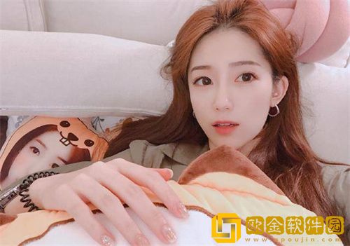 打扑克又疼又叫原声哔哩哔哩平台什么时候更新影片?网友：每天都有更新!