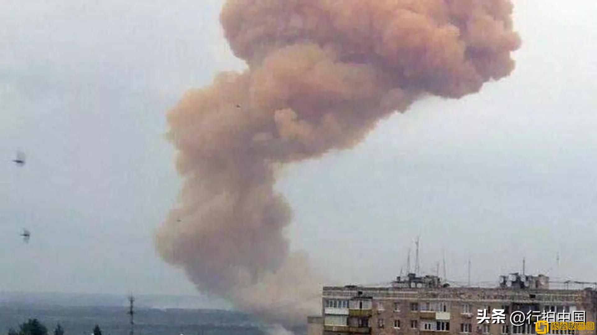 弹药专家使用什么武器？