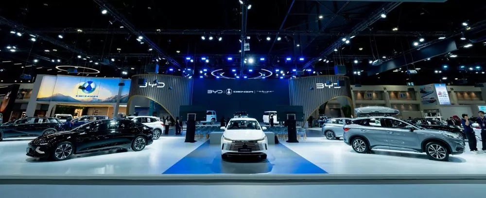 比亚迪携双品牌亮相2025泰国车展