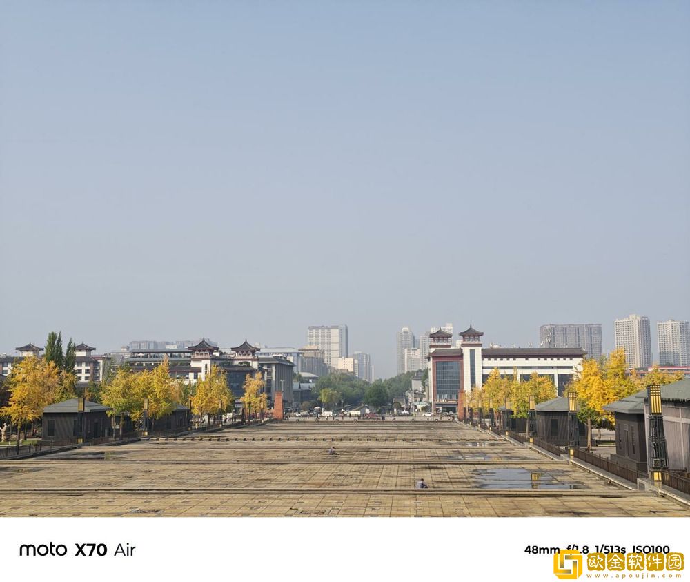 轻薄手感拉满+AI加持