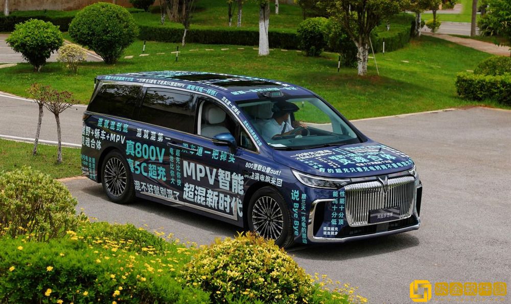 26款岚图梦想家谍照曝光