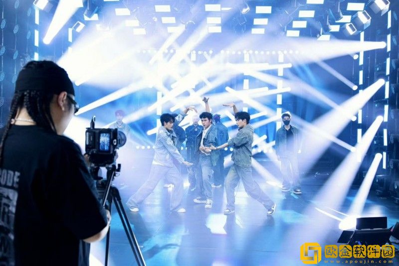 “佳直播”携手海川星辰-打造明星感团播新体验！