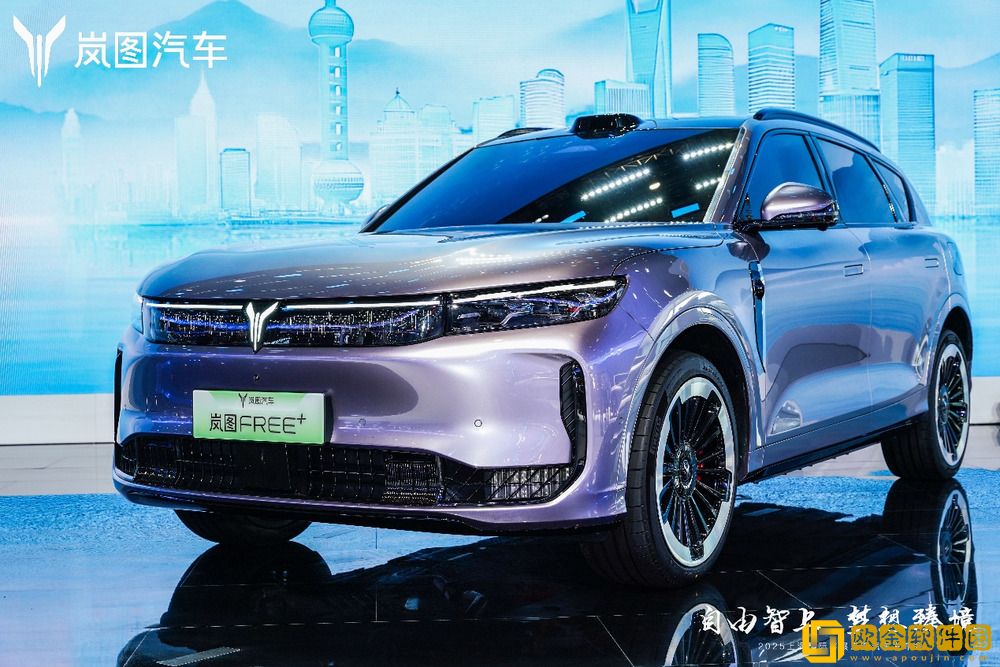 岚图FREE+正式亮相上海车展-首搭最新华为乾崑智驾