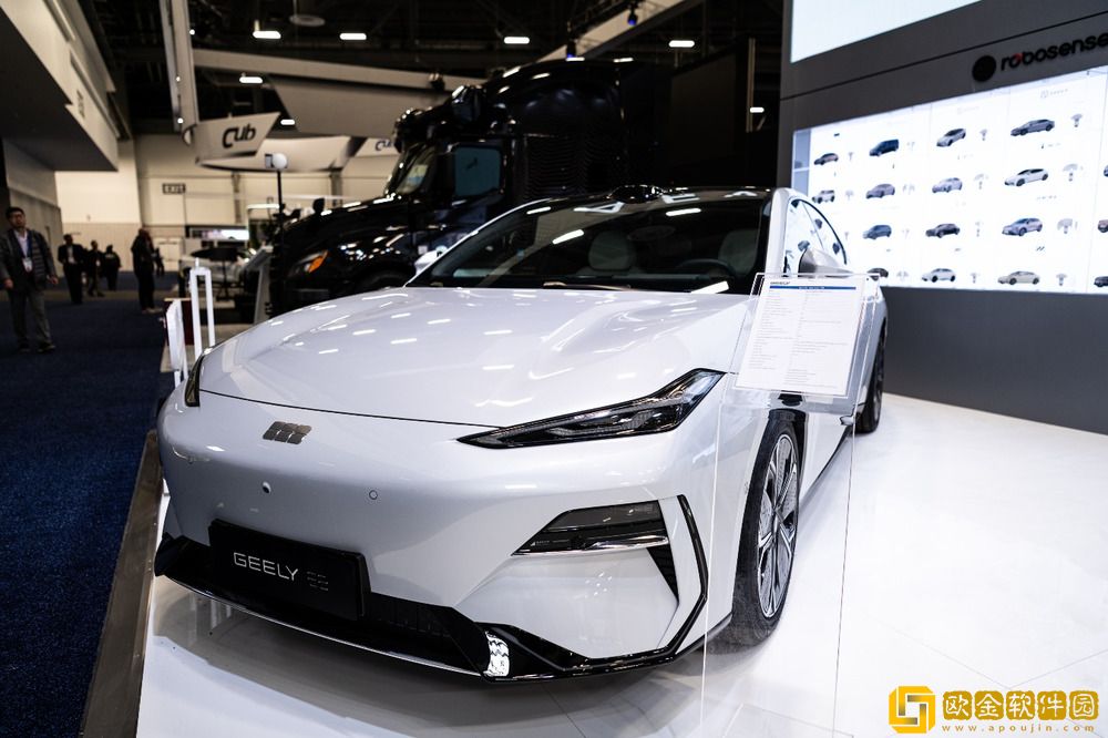 吉利发布行业首个“智能汽车全域AI”技术体系