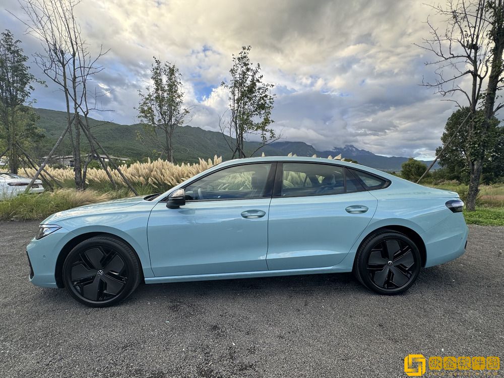 上汽大众全新一代帕萨特-PRO-今日正式上市