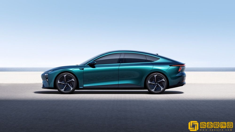 极越汽车机器人全新阵容亮相北京车展