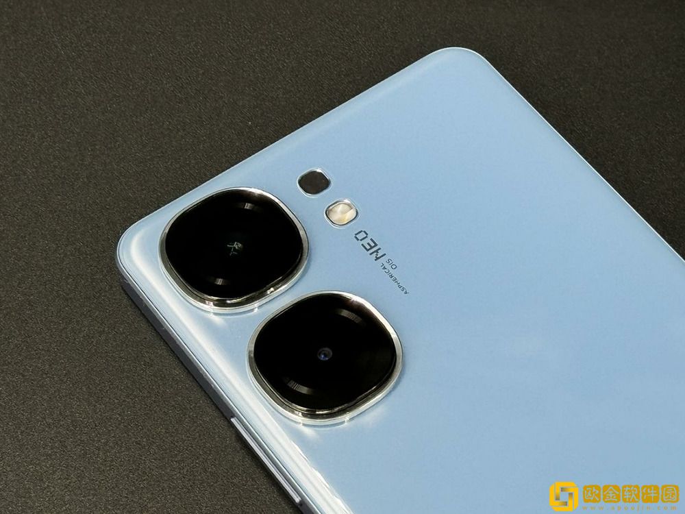 极致轻薄游戏体验加码！iQOO