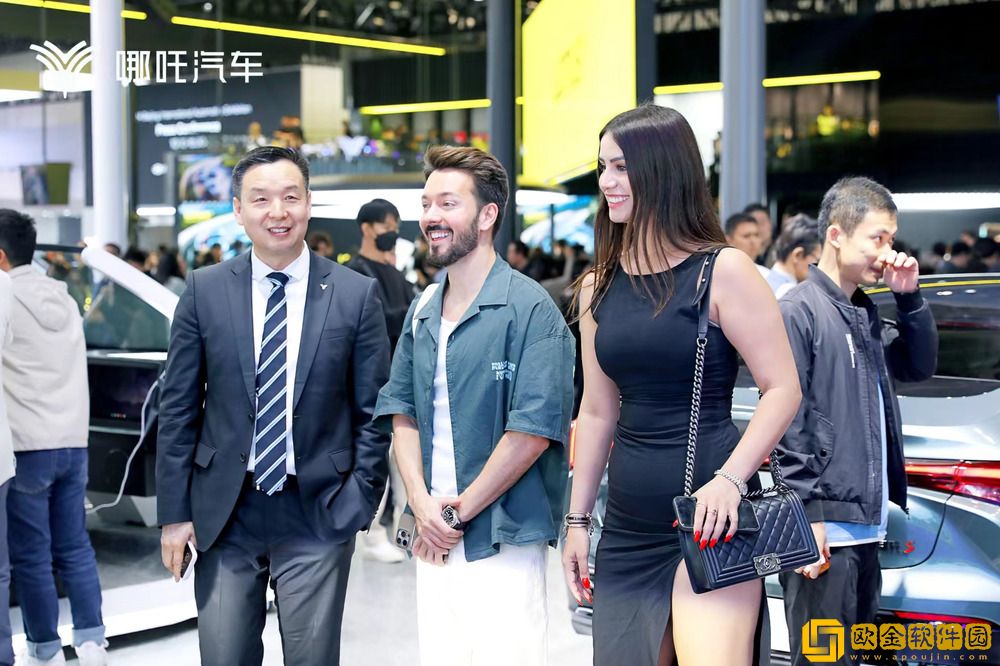 哪吒汽车在北京车展首发高通SA8775P舱驾融合平台