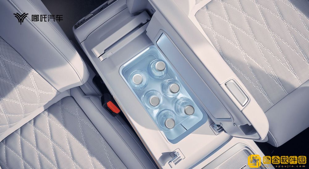 哪吒L内饰官图发布