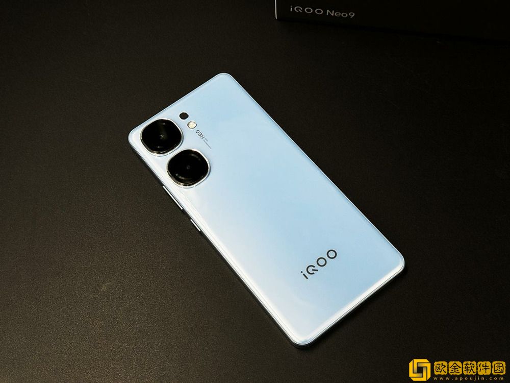 极致轻薄游戏体验加码！iQOO